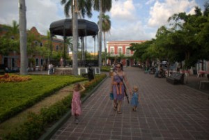 Looking for dinner near Plaza Machado, Mazatlán